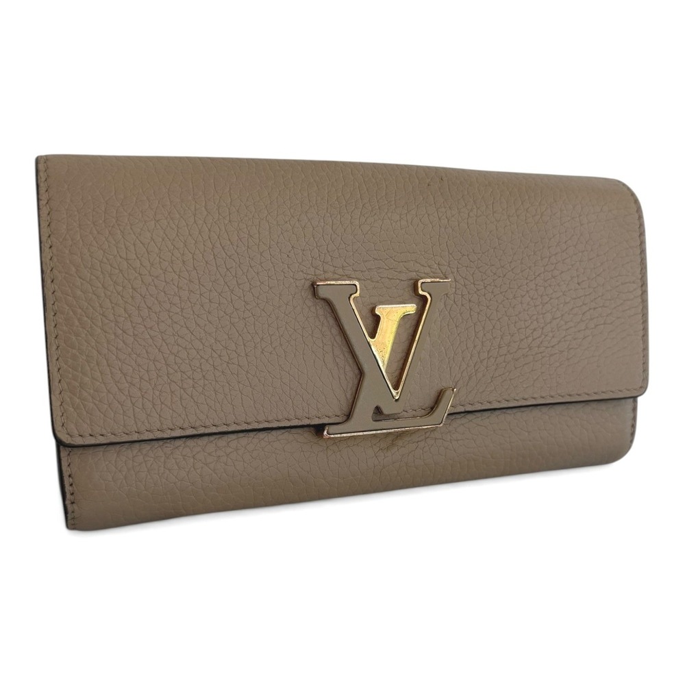 Louis Vuitton Capucines Wallet Beige Taurillon Leather LV Flap Continental